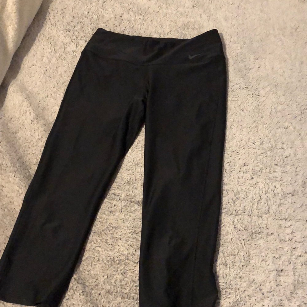 Nike cropped leggings